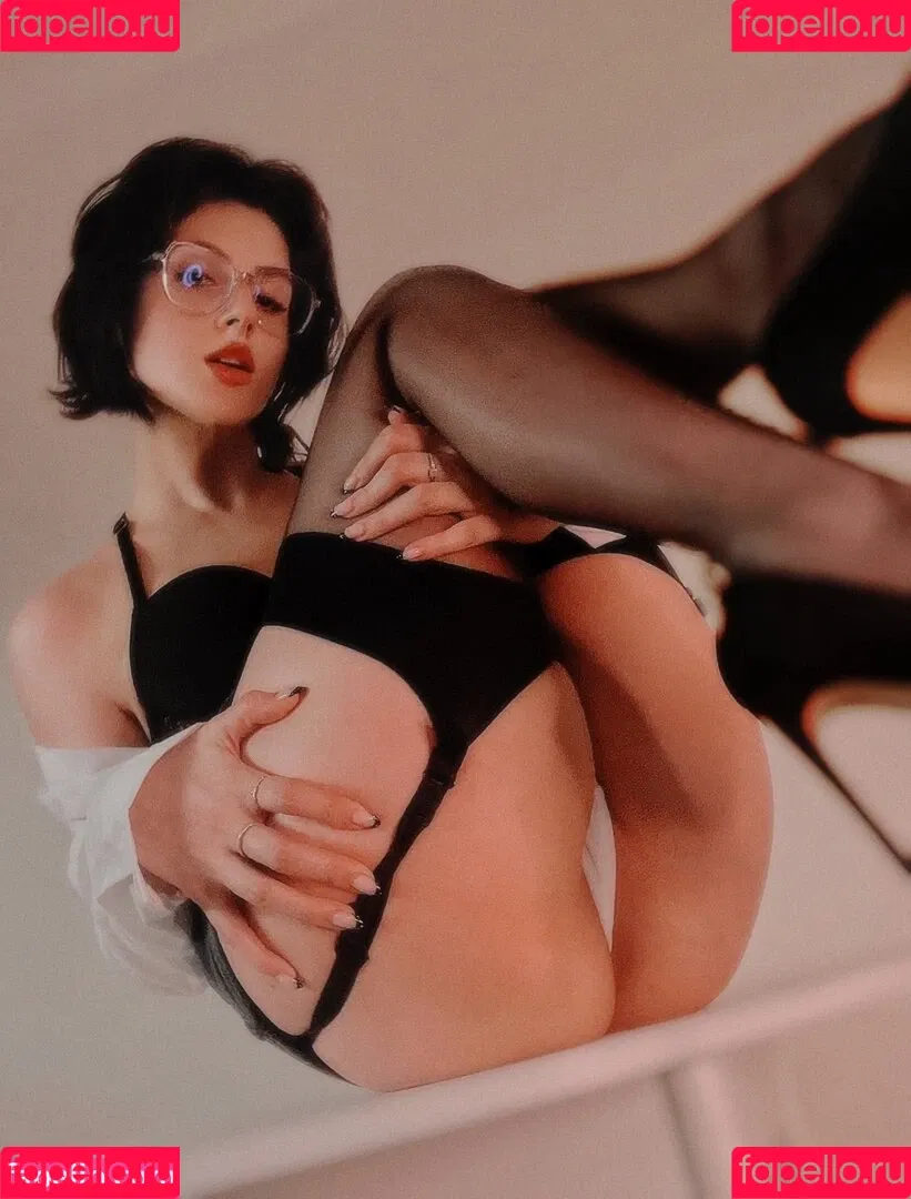 slowpenguin Onlyfans Photo Gallery 