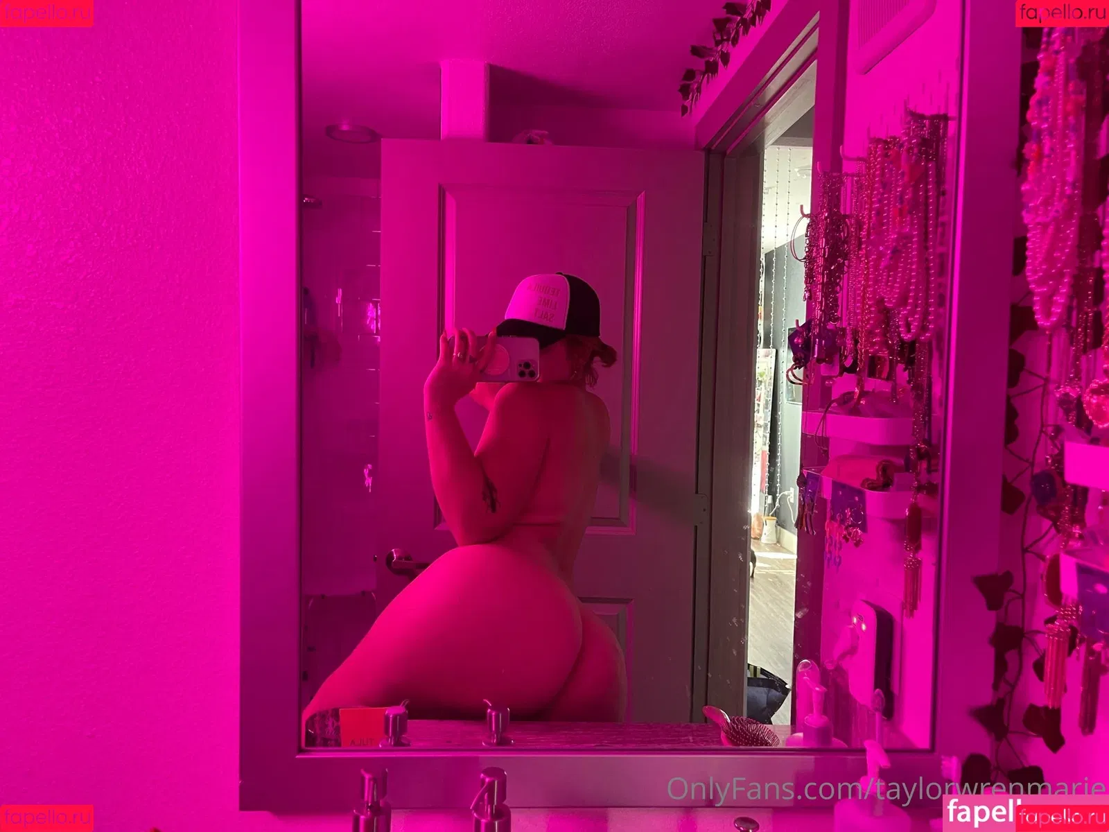 taylorwrenmarie Onlyfans Photo Gallery 