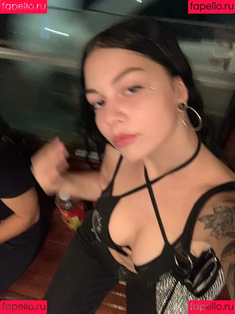 eeeempathy Onlyfans Photo Gallery 