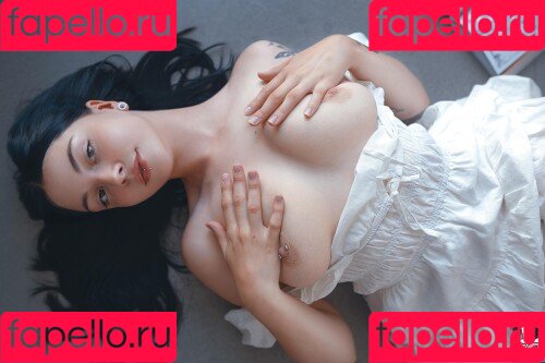 eeeempathy Onlyfans Photo Gallery 