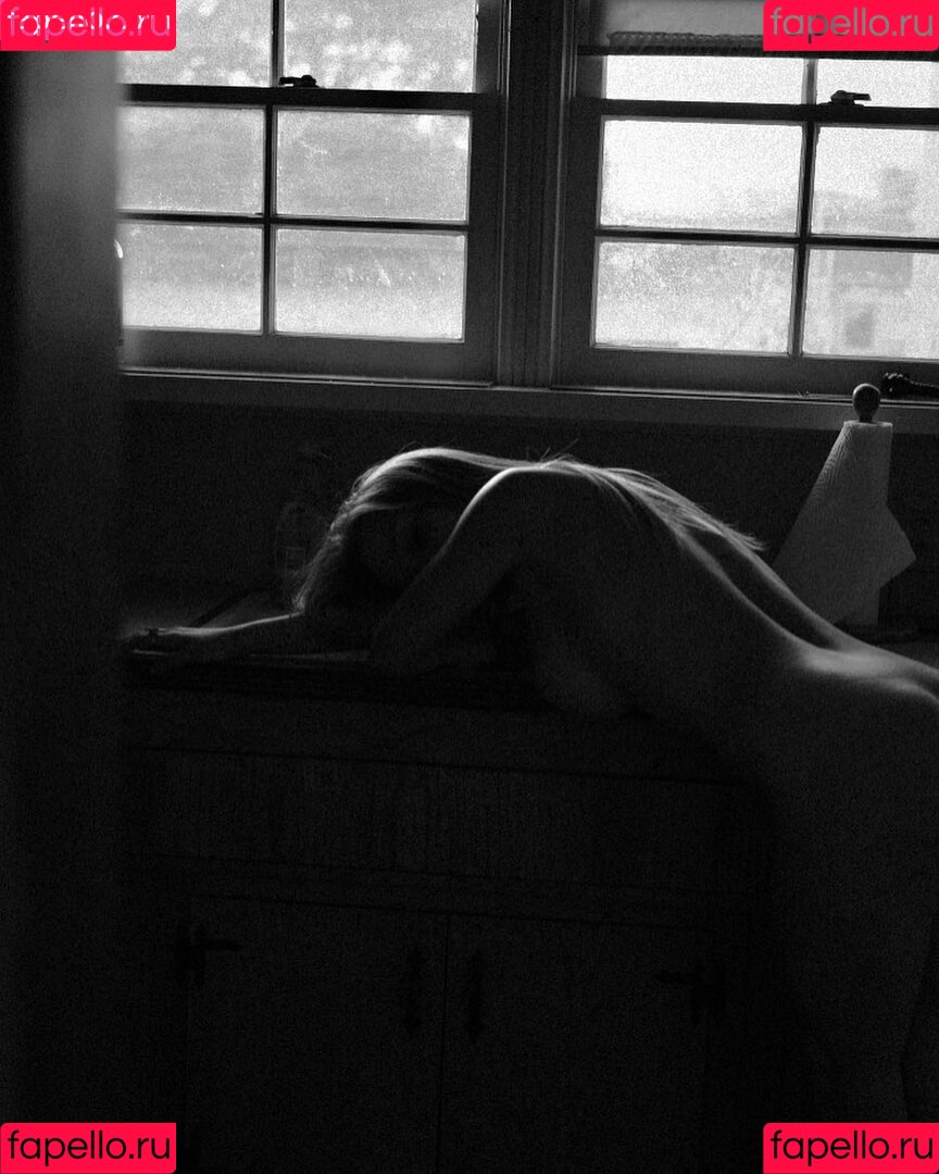 Liana Smith-Gioe Onlyfans Photo Gallery 