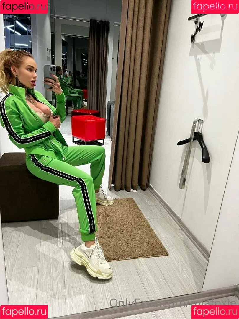 miafoxie Onlyfans Photo Gallery 