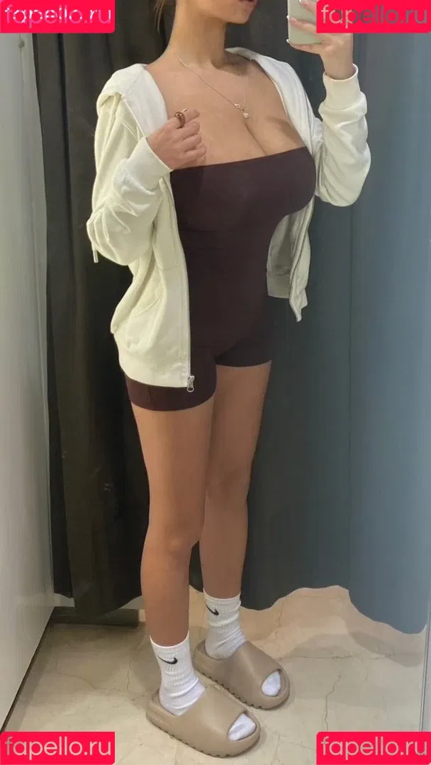 Coral Sharon Onlyfans Photo Gallery 
