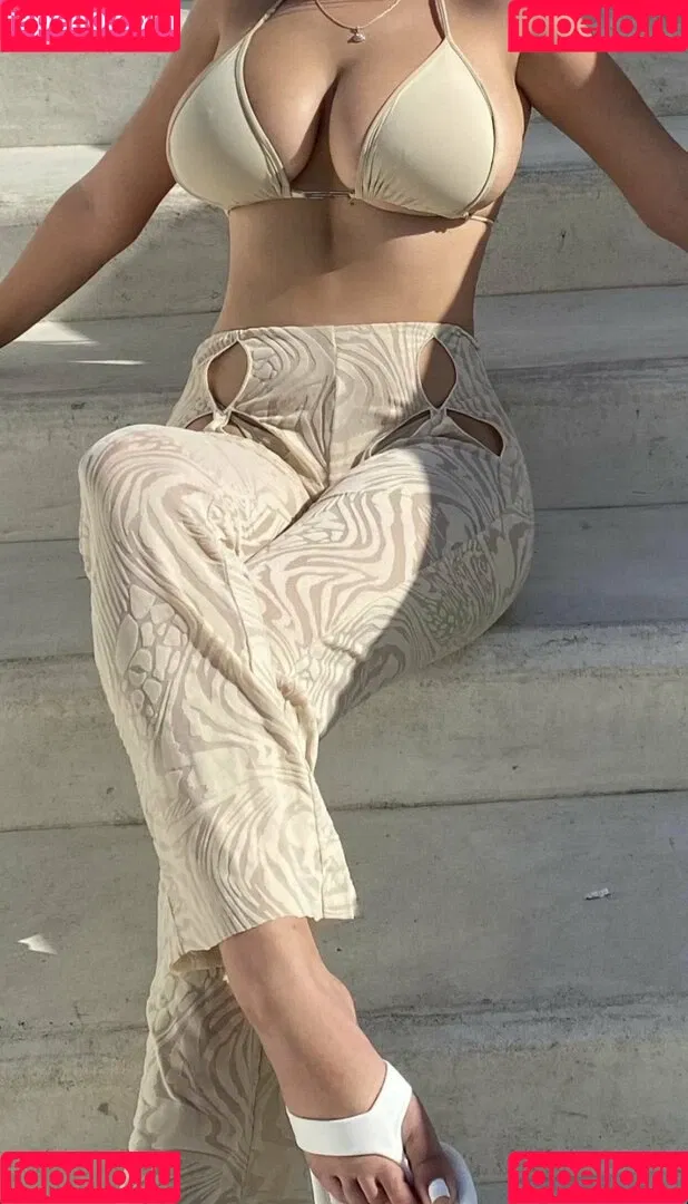 Coral Sharon Onlyfans Photo Gallery 
