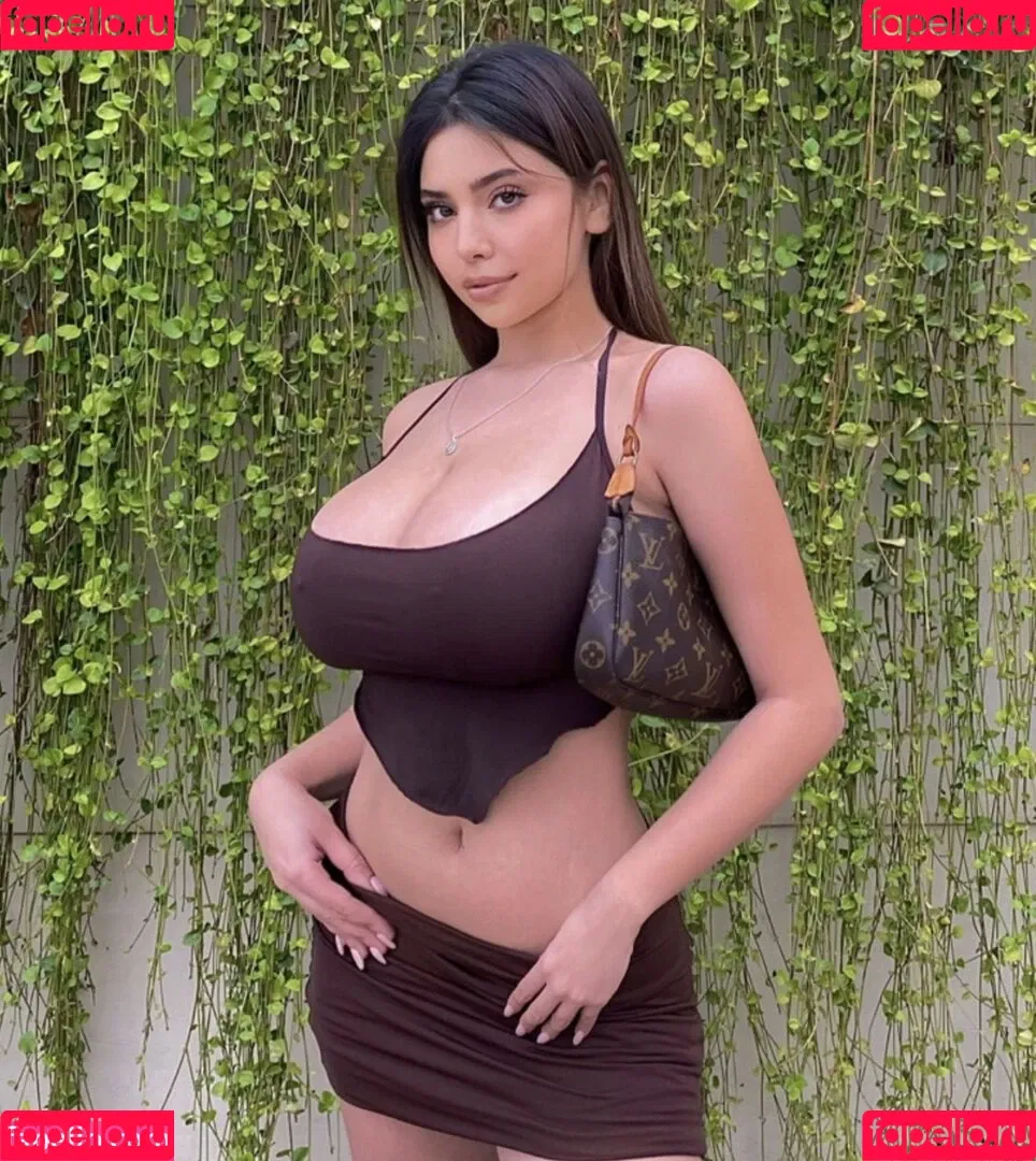 Coral Sharon Onlyfans Photo Gallery 
