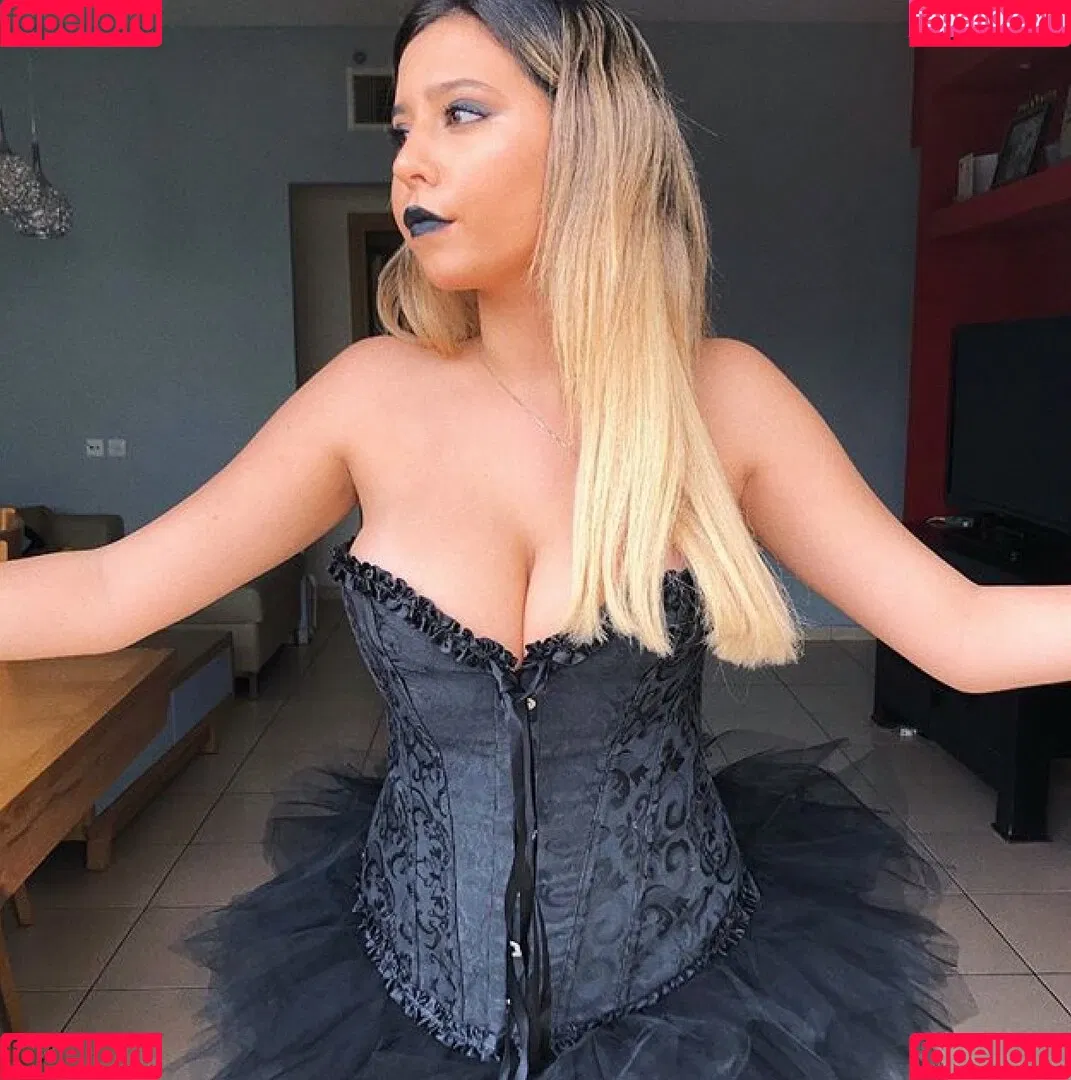Coral Sharon Onlyfans Photo Gallery 
