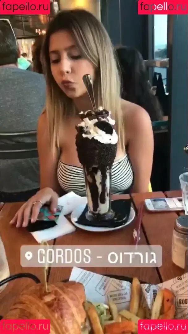 Coral Sharon Onlyfans Photo Gallery 