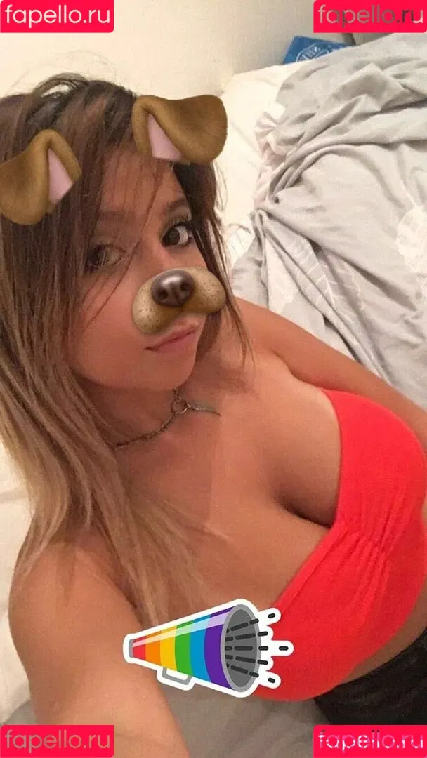 Coral Sharon Onlyfans Photo Gallery 