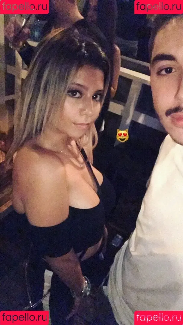 Coral Sharon Onlyfans Photo Gallery 