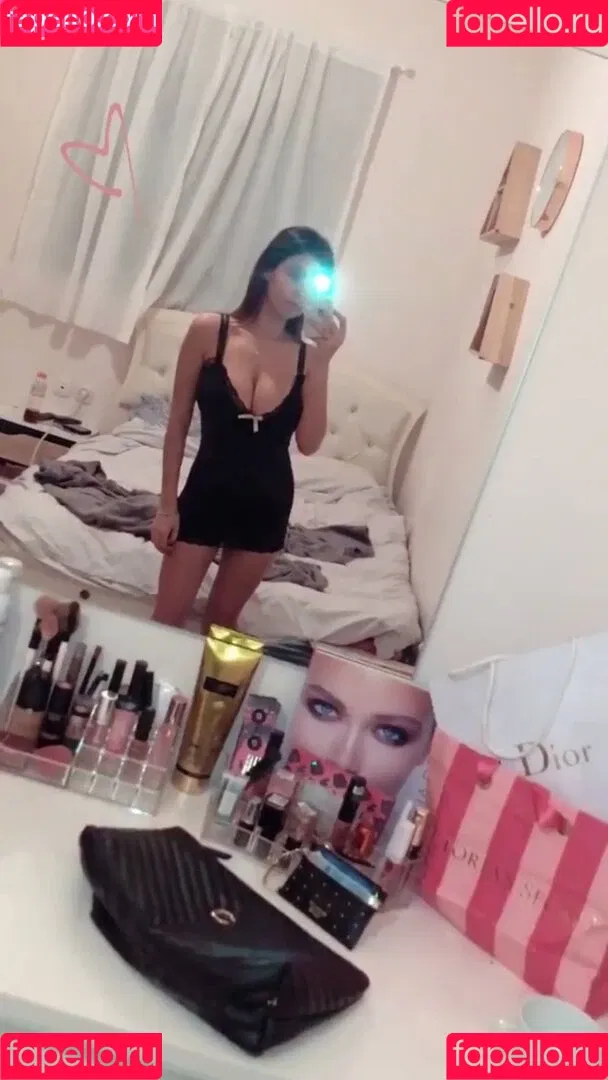 Coral Sharon Onlyfans Photo Gallery 