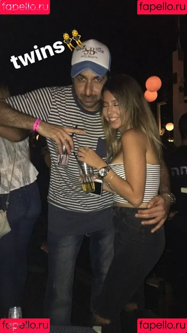 Coral Sharon Onlyfans Photo Gallery 