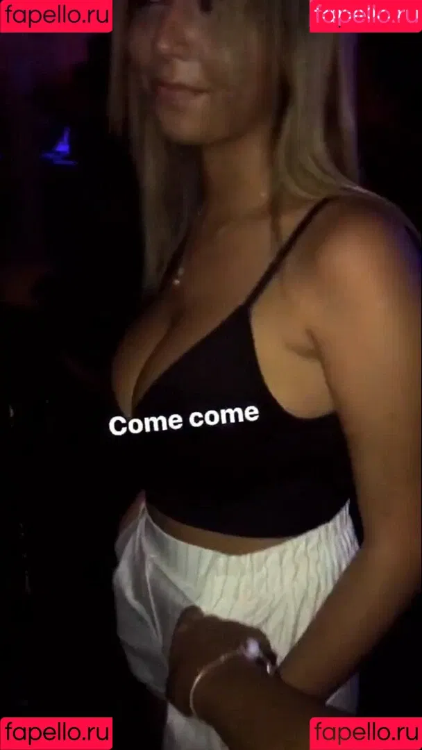 Coral Sharon Onlyfans Photo Gallery 