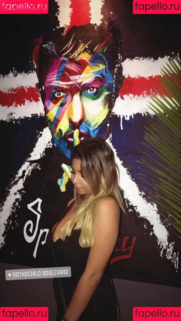 Coral Sharon Onlyfans Photo Gallery 