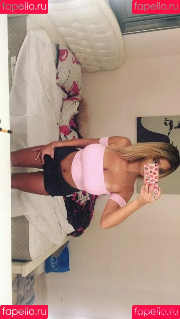 Coral Sharon Onlyfans Photo Gallery 