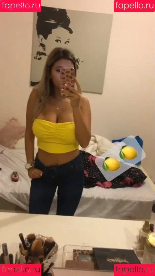 Coral Sharon Onlyfans Photo Gallery 