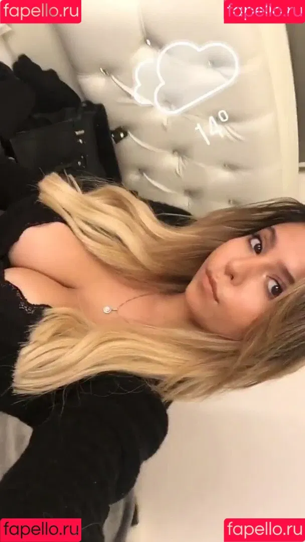 Coral Sharon Onlyfans Photo Gallery 