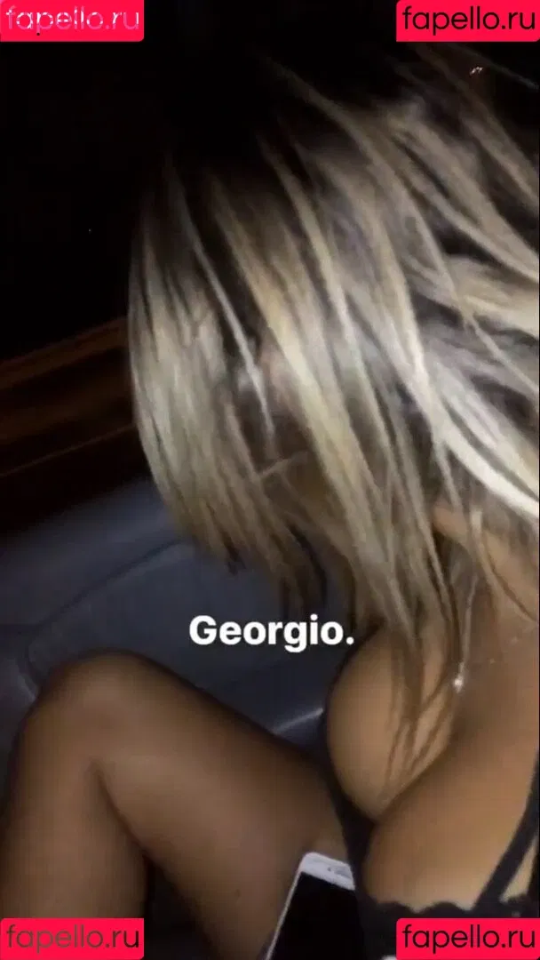 Coral Sharon Onlyfans Photo Gallery 