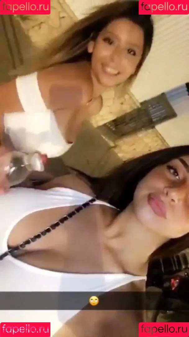 Coral Sharon Onlyfans Photo Gallery 
