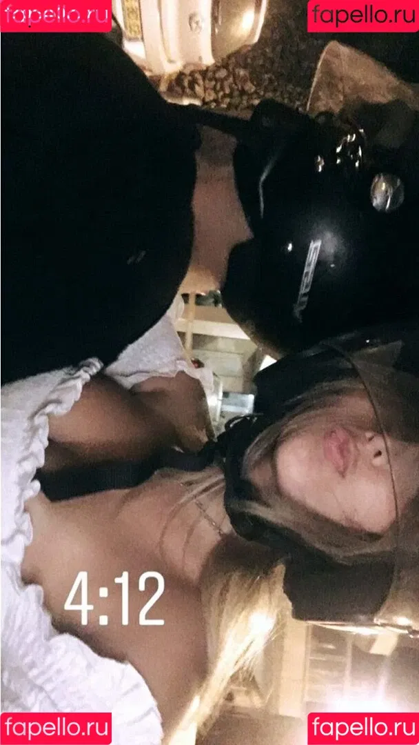 Coral Sharon Onlyfans Photo Gallery 