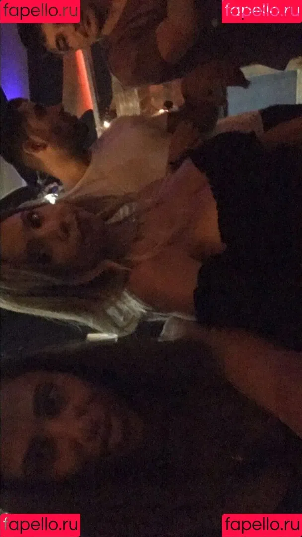 Coral Sharon Onlyfans Photo Gallery 