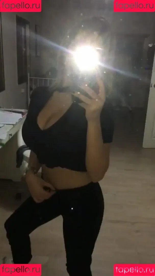 Coral Sharon Onlyfans Photo Gallery 