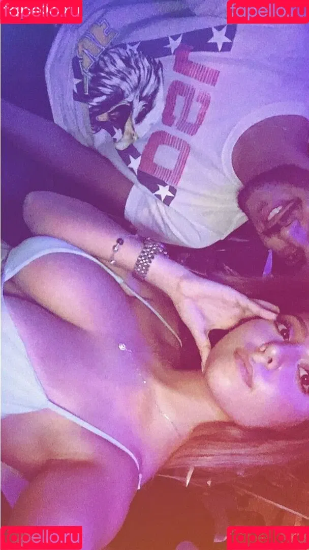Coral Sharon Onlyfans Photo Gallery 