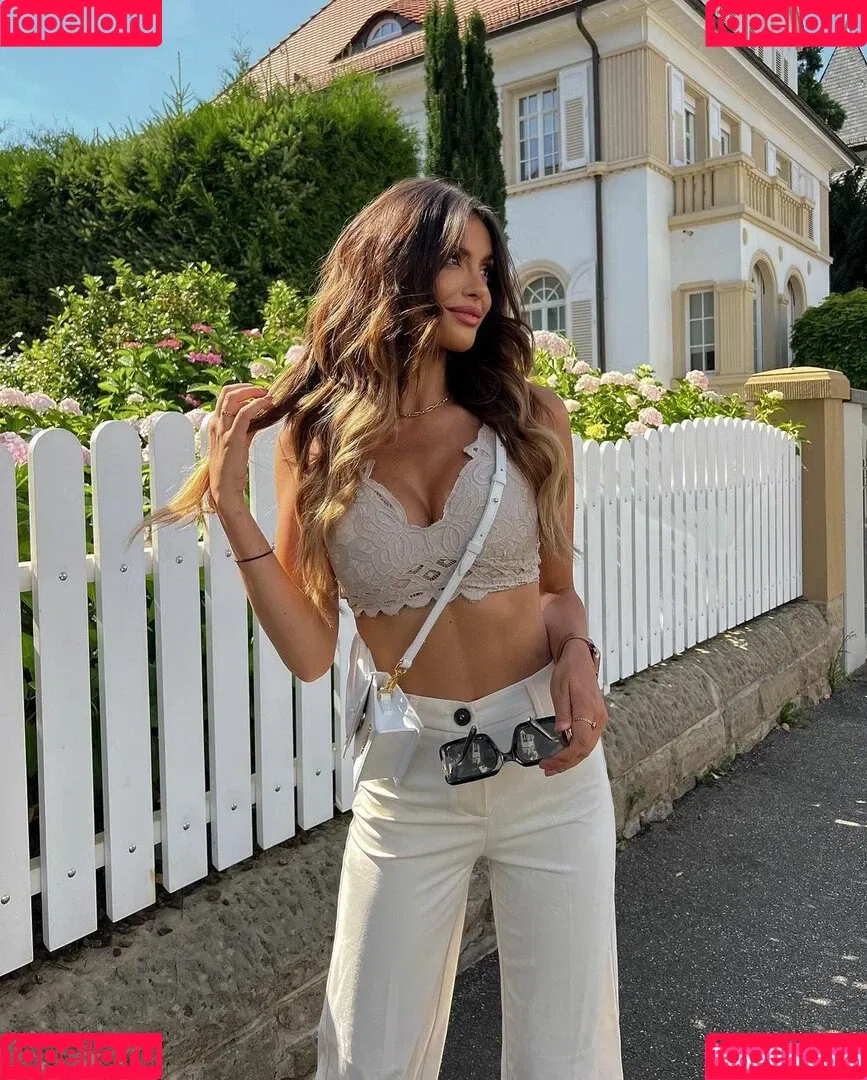 Sarah Sunita Onlyfans Photo Gallery 