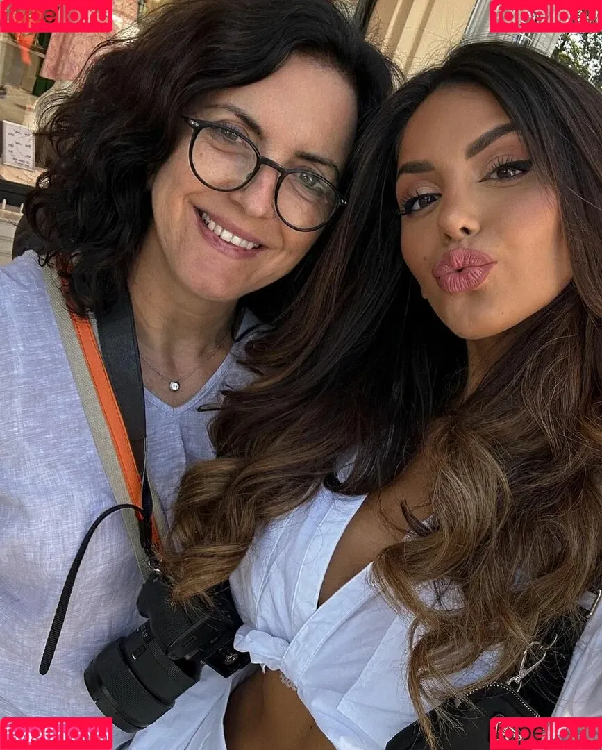 Sarah Sunita Onlyfans Photo Gallery 