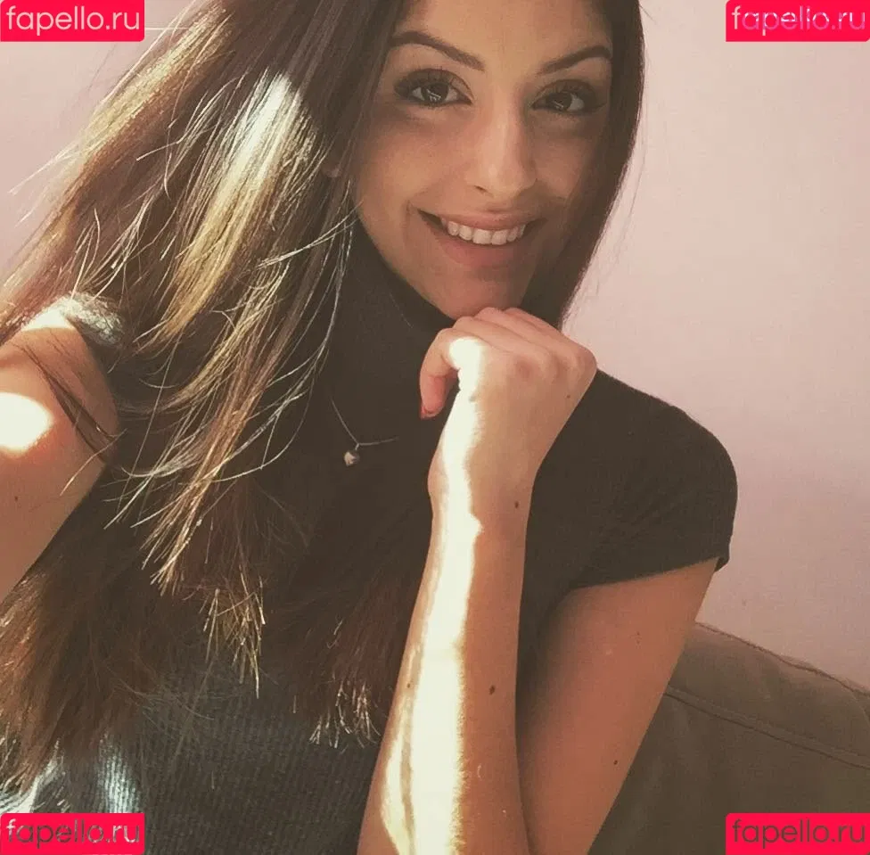 Sarah Sunita Onlyfans Photo Gallery 
