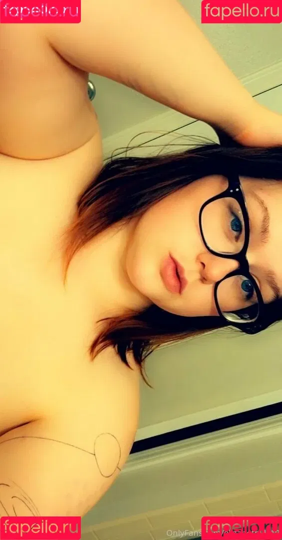 elizabethlily19 Onlyfans Photo Gallery 