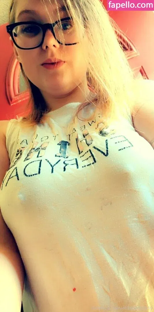 elizabethlily19 Onlyfans Photo Gallery 