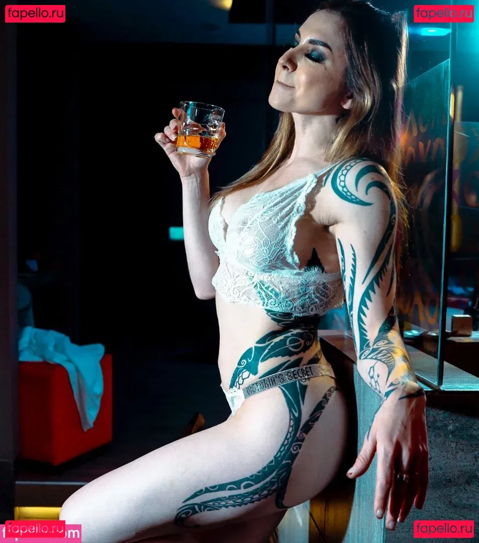 Ingrid Brans Onlyfans Photo Gallery 