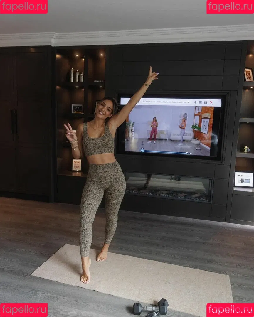 Frankie Bridge Onlyfans Photo Gallery 
