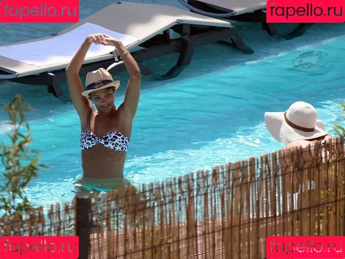 Frankie Bridge Onlyfans Photo Gallery 