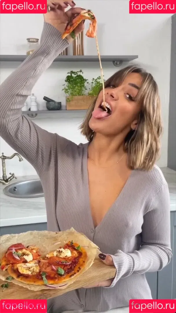 Frankie Bridge Onlyfans Photo Gallery 