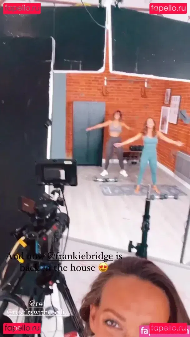 Frankie Bridge Onlyfans Photo Gallery 