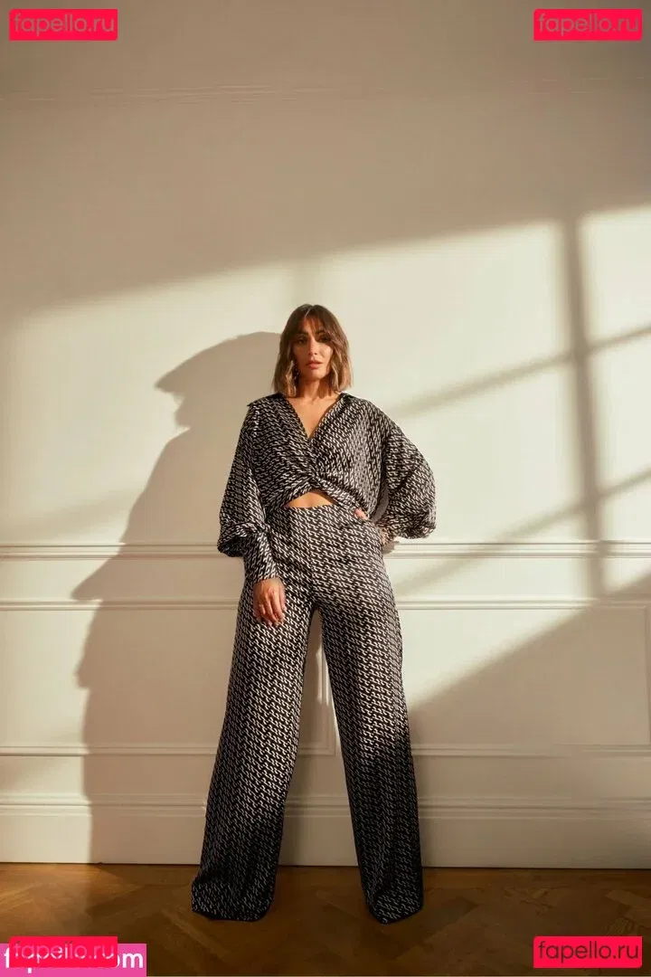 Frankie Bridge Onlyfans Photo Gallery 