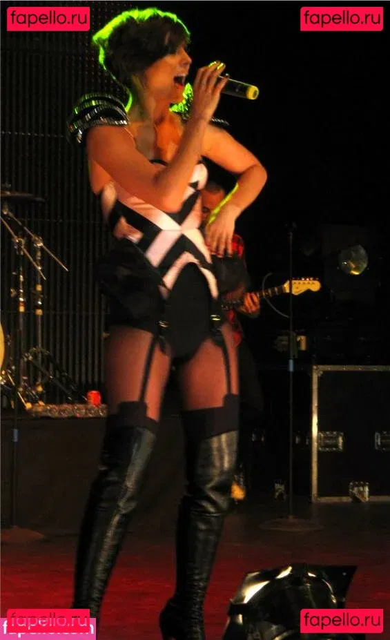 Frankie Bridge Onlyfans Photo Gallery 