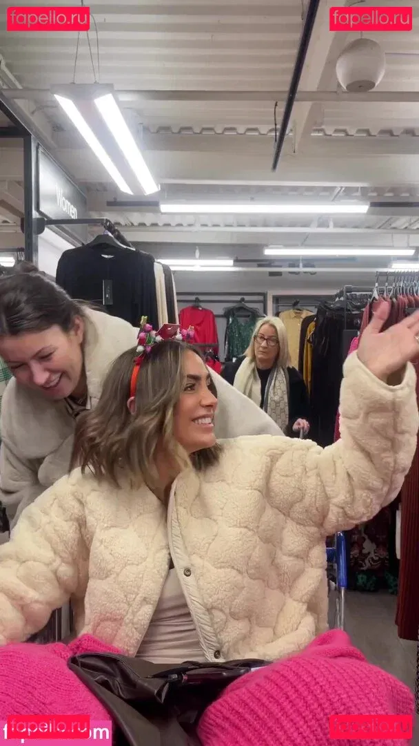 Frankie Bridge Onlyfans Photo Gallery 