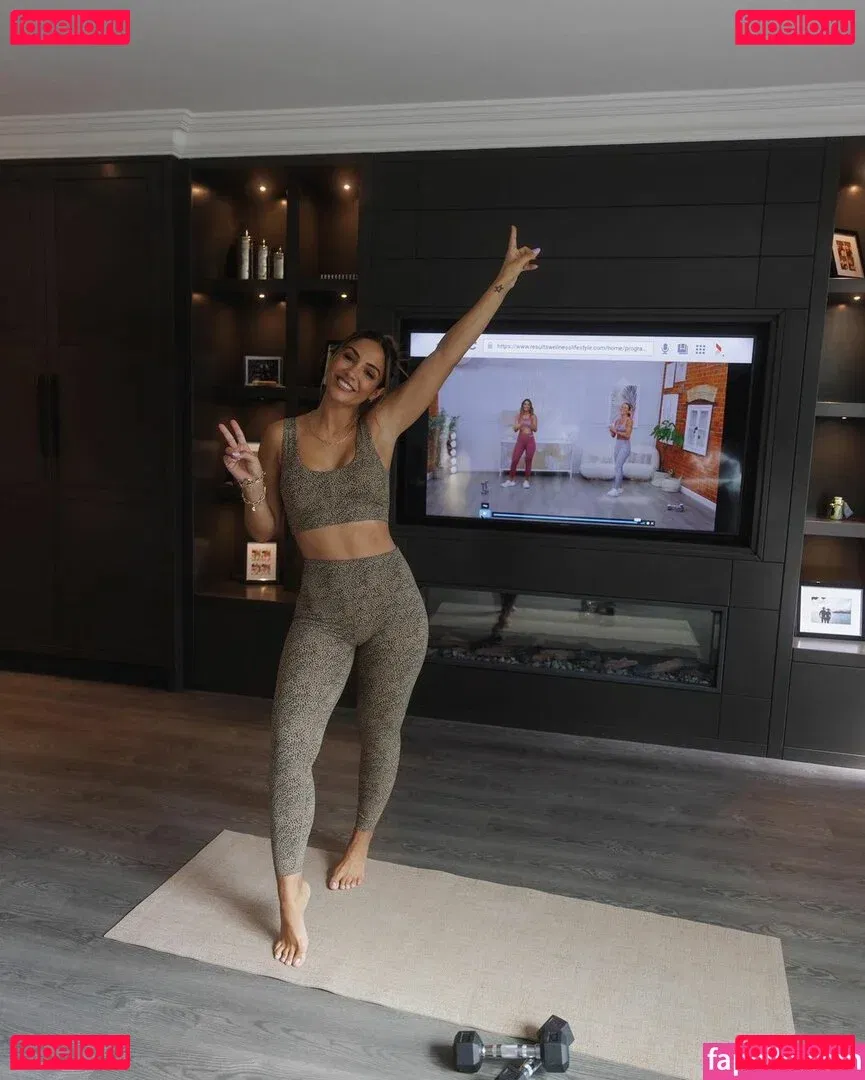 Frankie Bridge Onlyfans Photo Gallery 