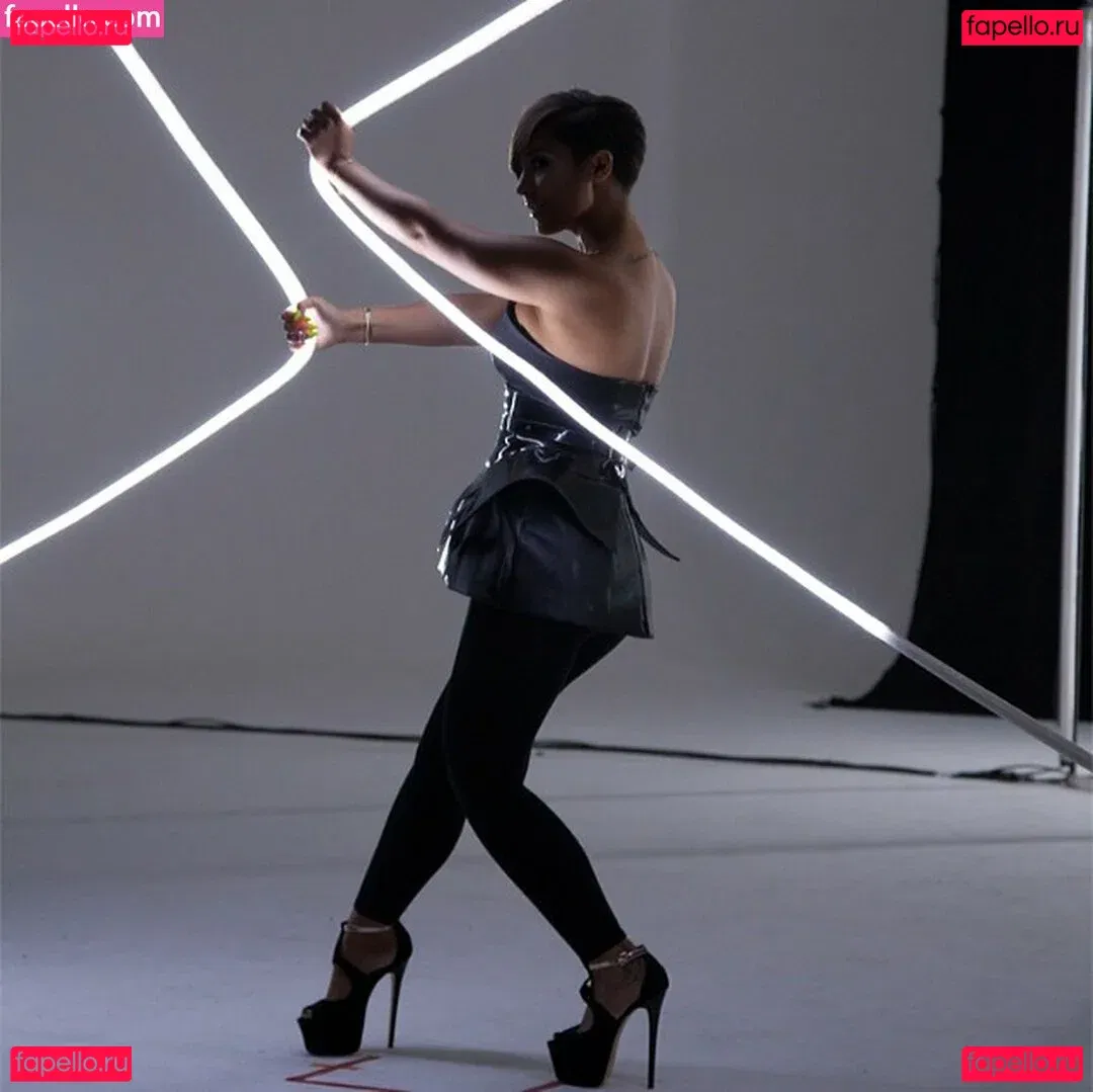 Frankie Bridge Onlyfans Photo Gallery 