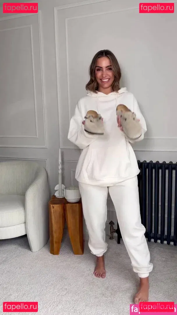 Frankie Bridge Onlyfans Photo Gallery 