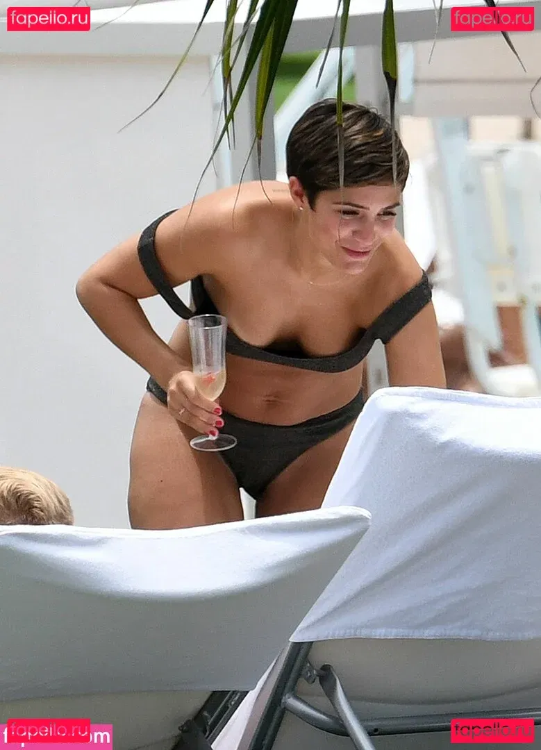 Frankie Bridge Onlyfans Photo Gallery 