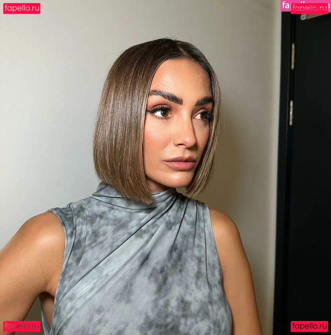 Frankie Bridge Onlyfans Photo Gallery 