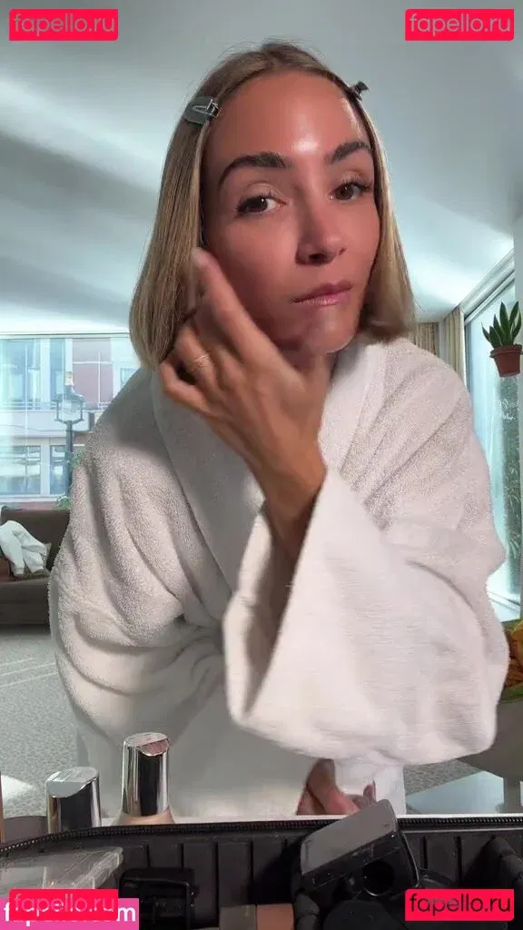 Frankie Bridge Onlyfans Photo Gallery 