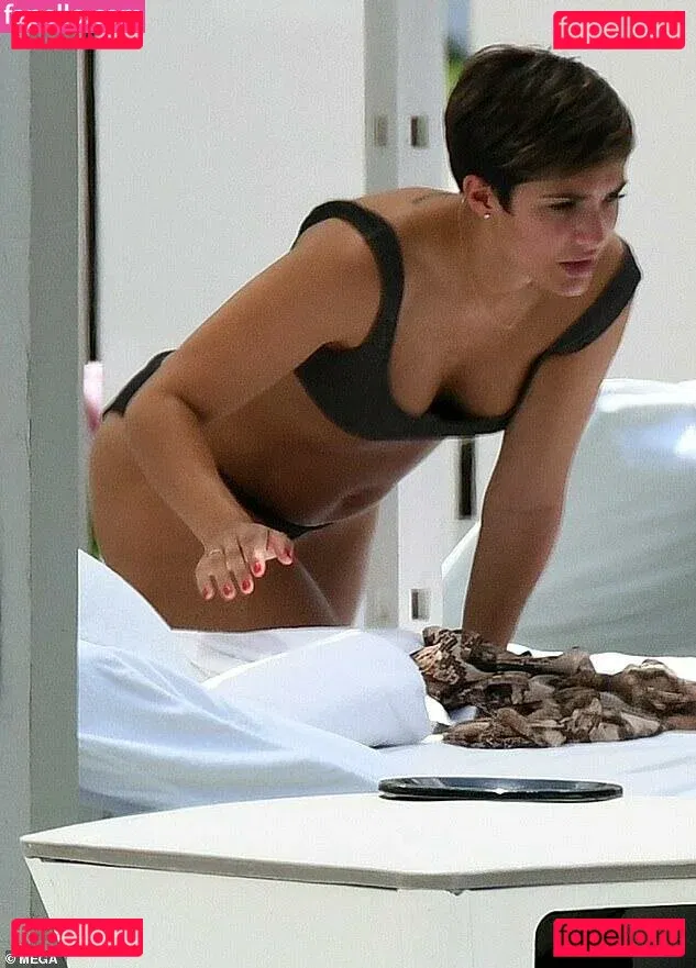 Frankie Bridge Onlyfans Photo Gallery 