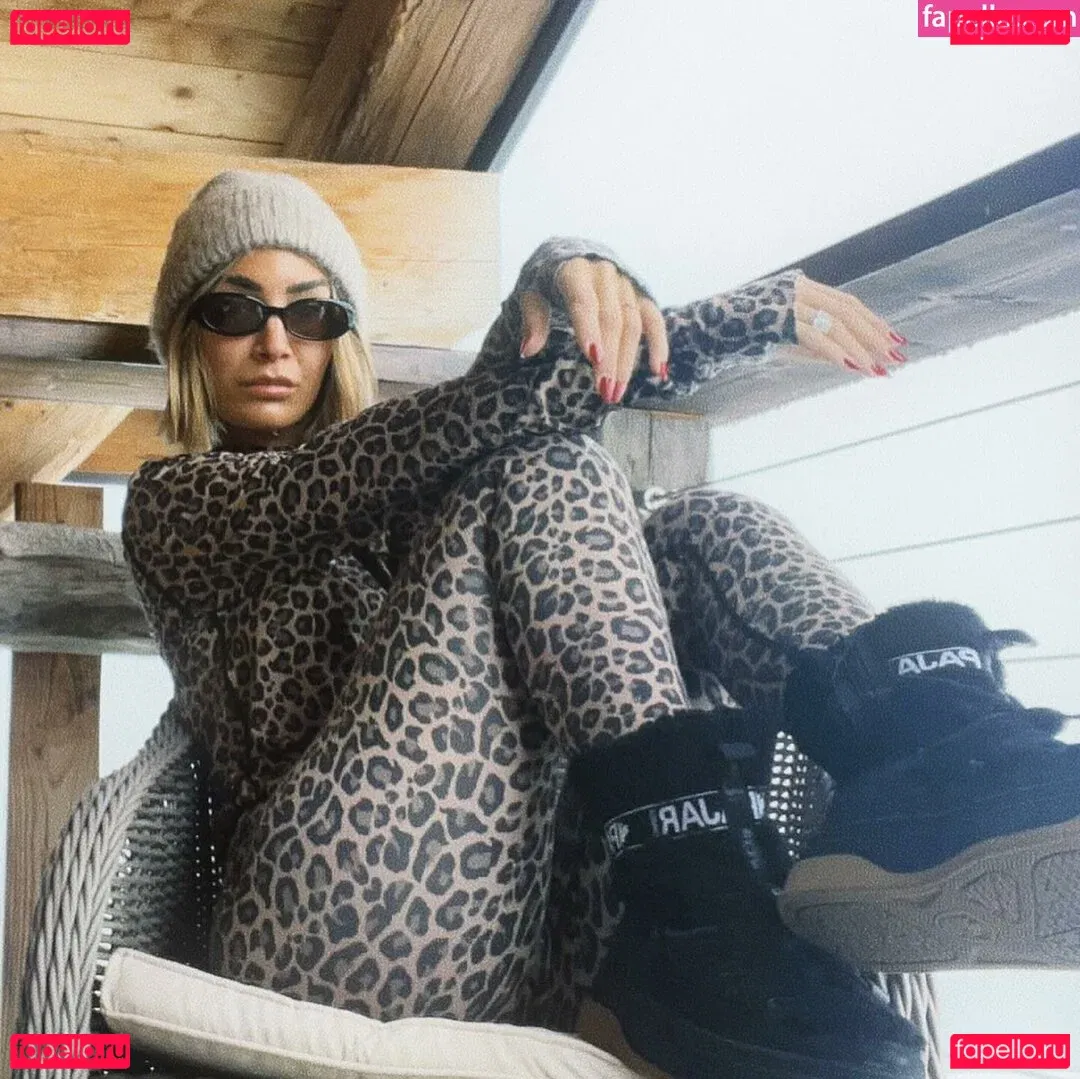 Frankie Bridge Onlyfans Photo Gallery 