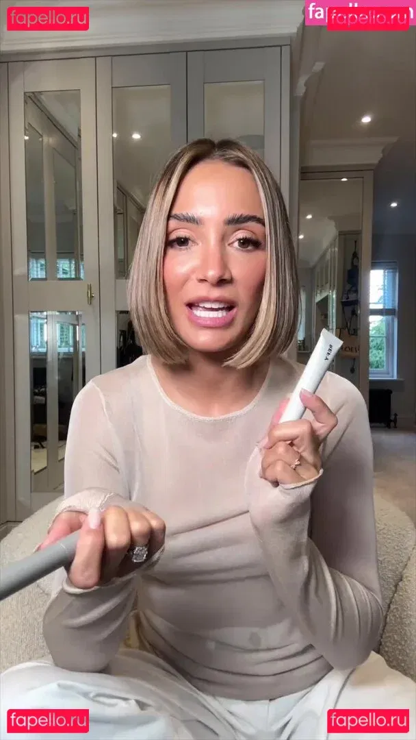 Frankie Bridge Onlyfans Photo Gallery 