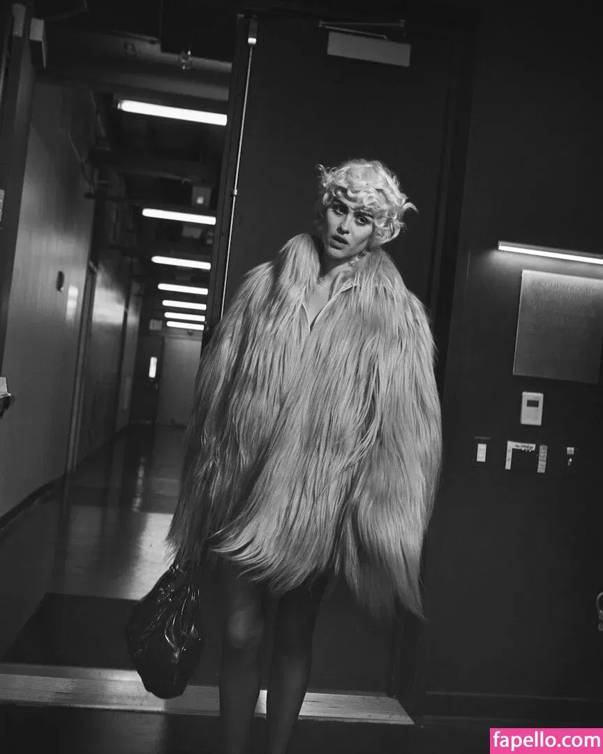 Amelia Gray Hamlin Onlyfans Photo Gallery 