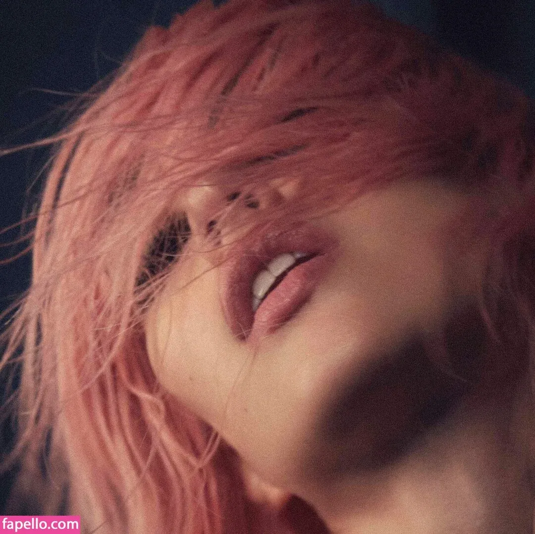 Amelia Gray Hamlin Onlyfans Photo Gallery 